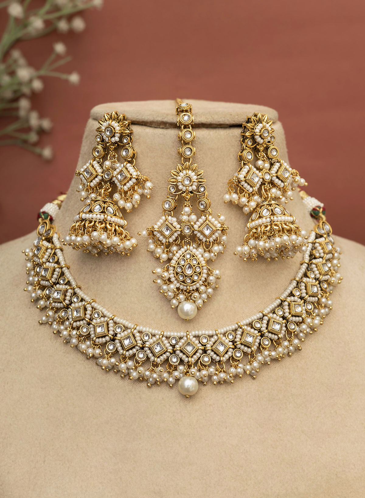 Evania Necklace Set