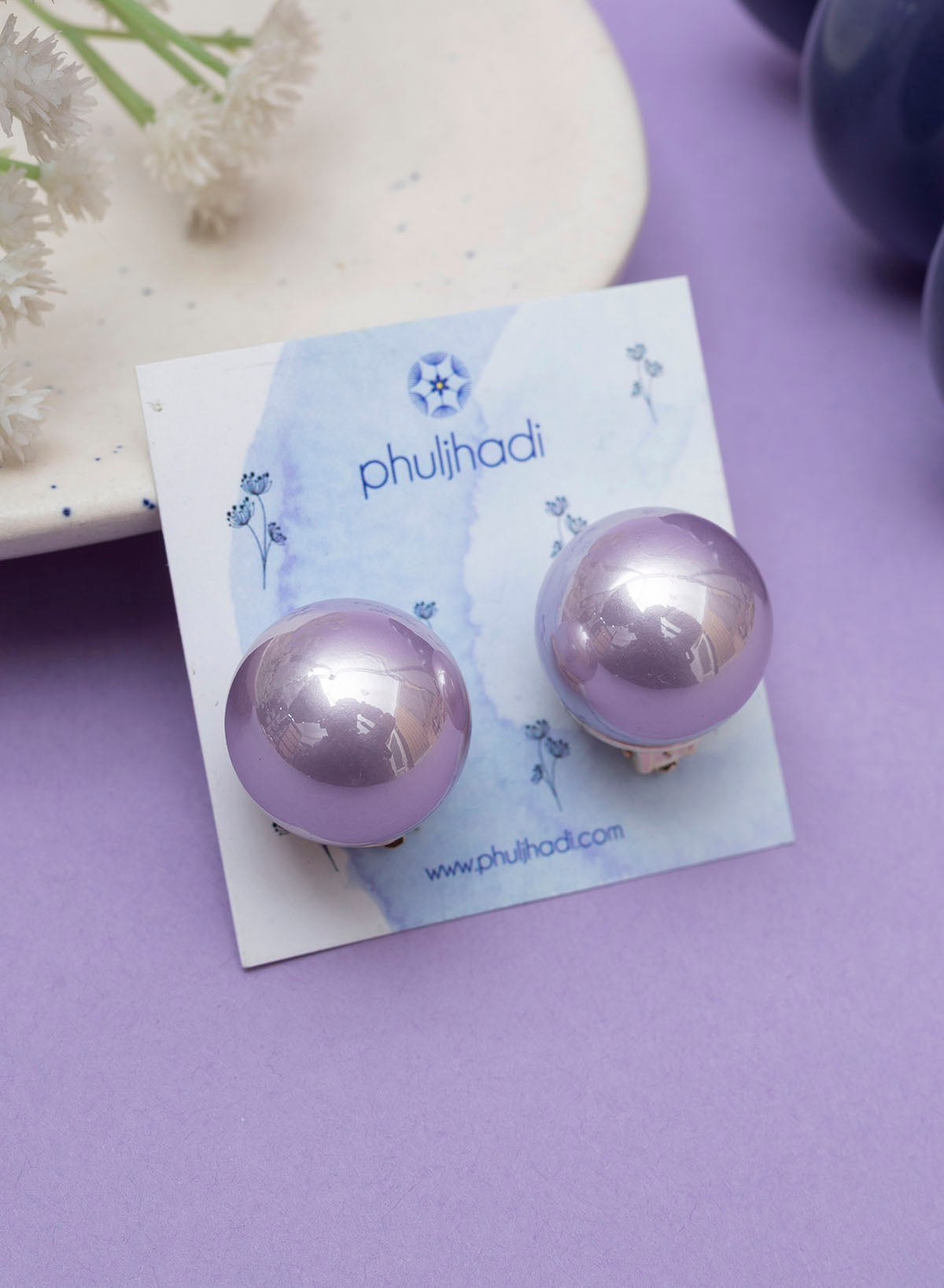 Medium Pearl Stud