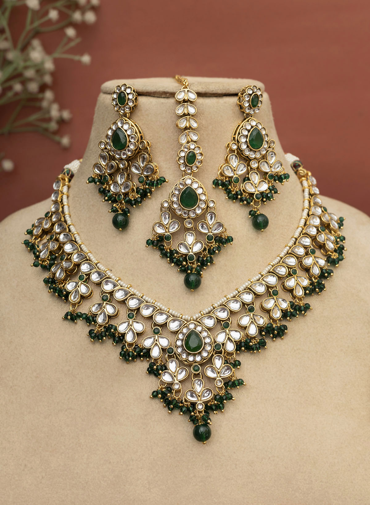 Ilakshi Necklace Set