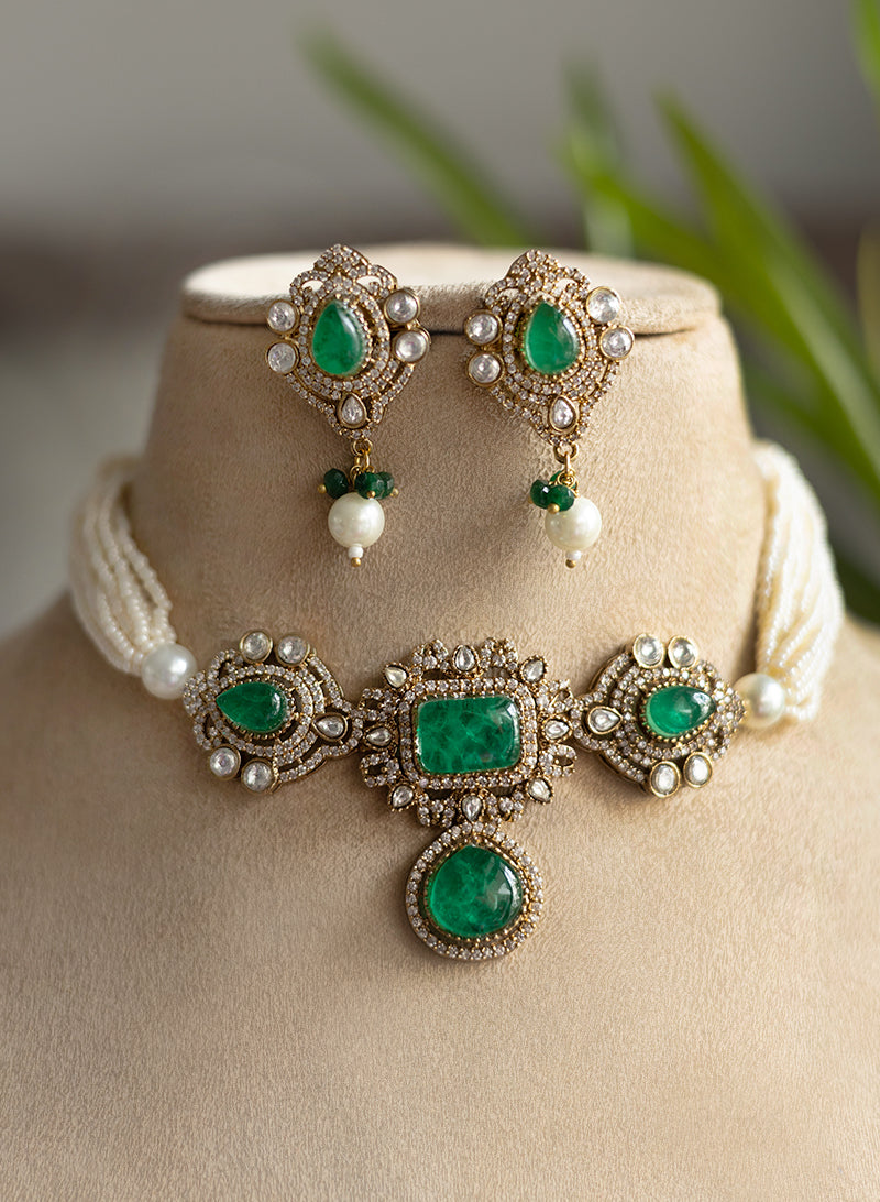 Qaynat choker set