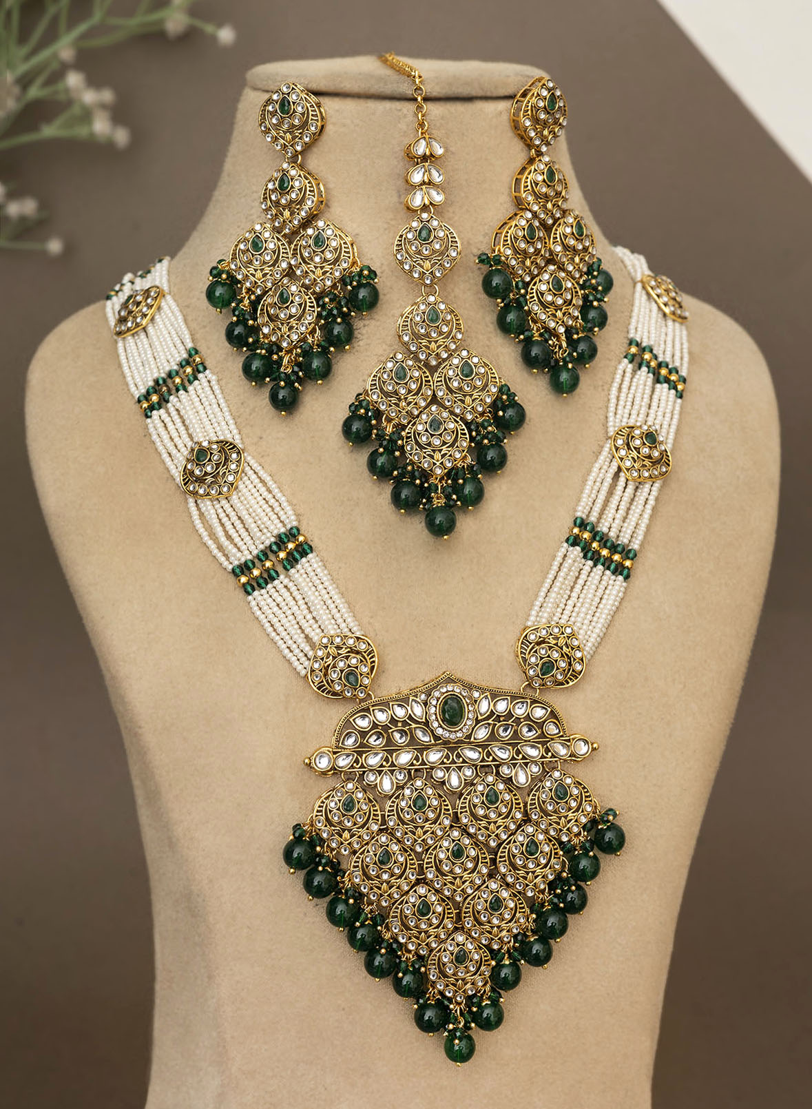 Raha necklace set