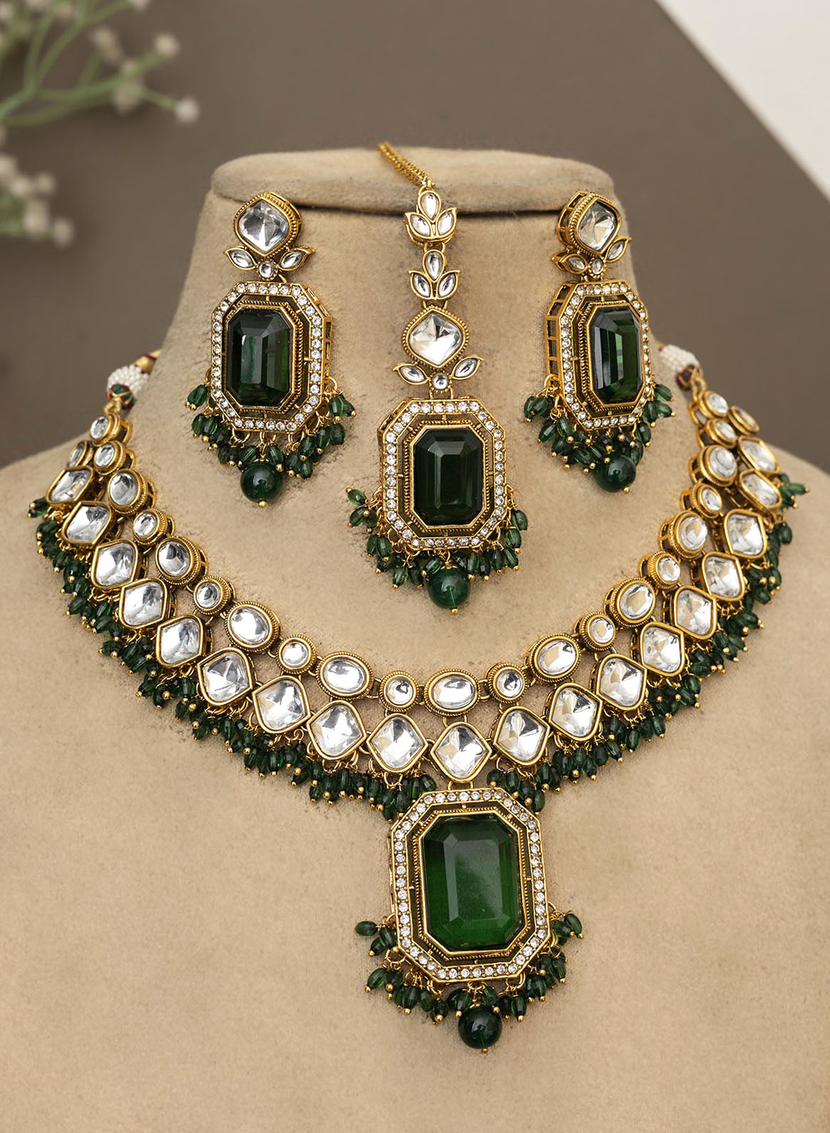 Kumud necklace set