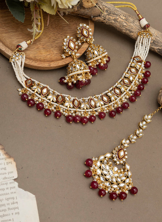 Vridhi Necklace set with Maangtikka