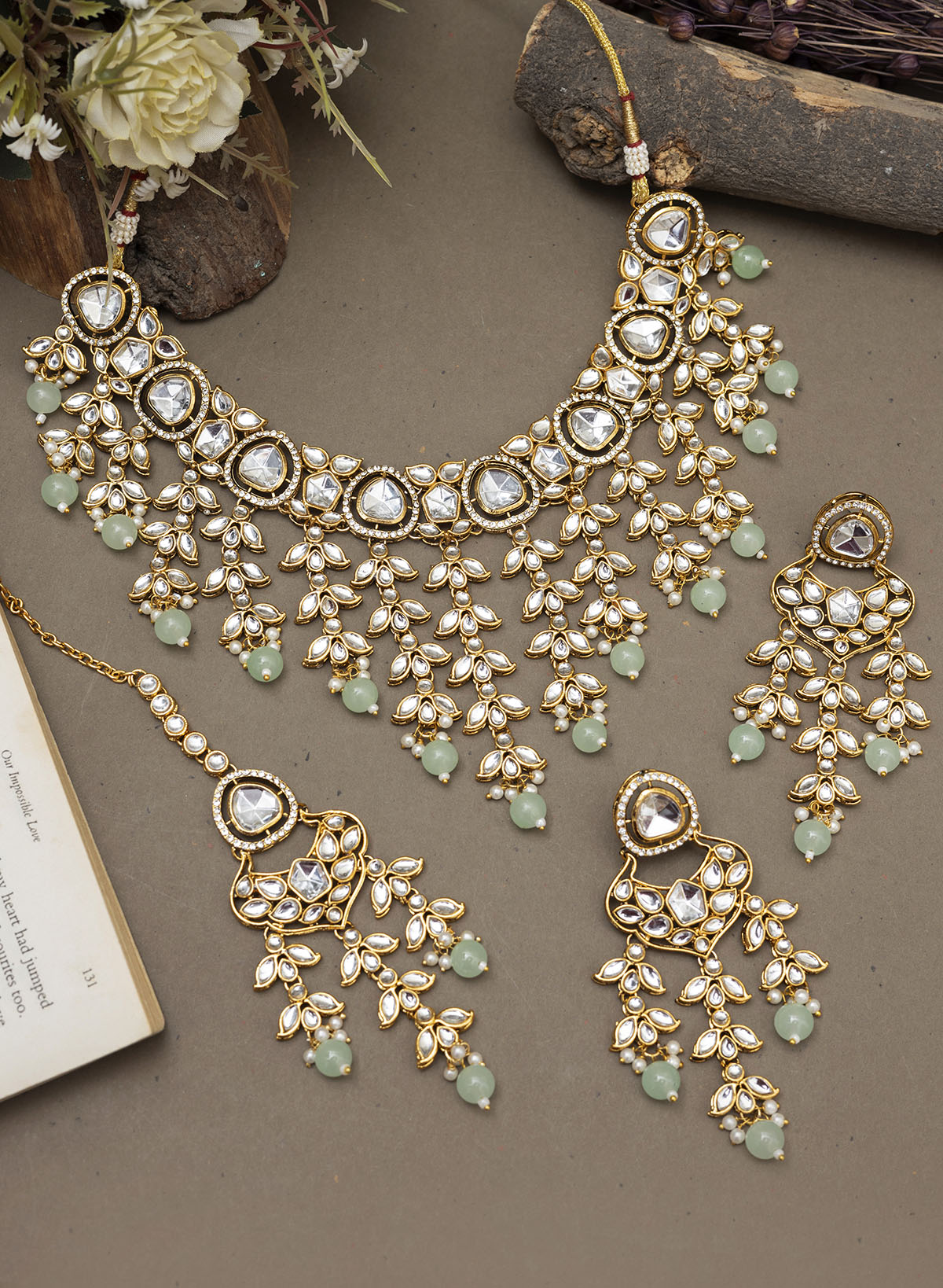 Amulya necklace set