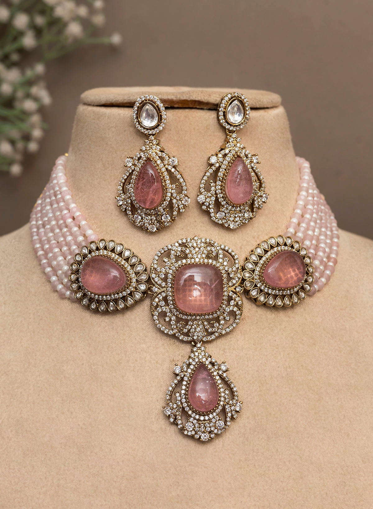 Sanyogita Choker Set