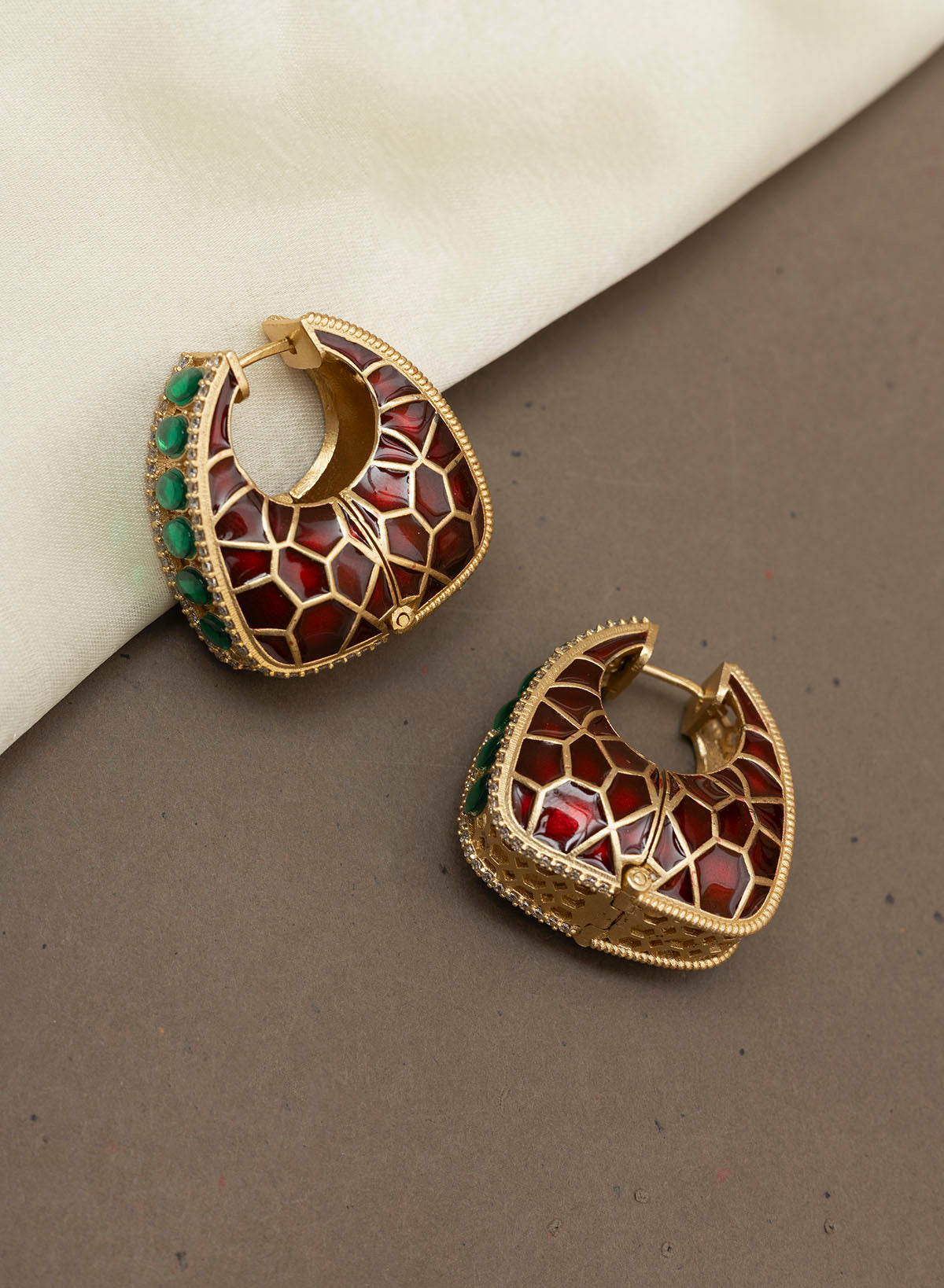 Kala meenakari stone hoop