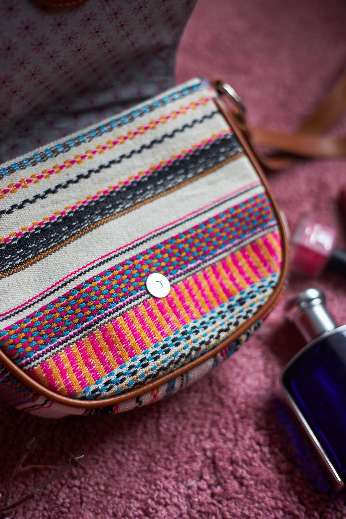 Afrah crossbody bag