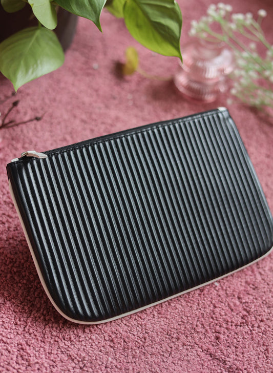 Jade black clutch