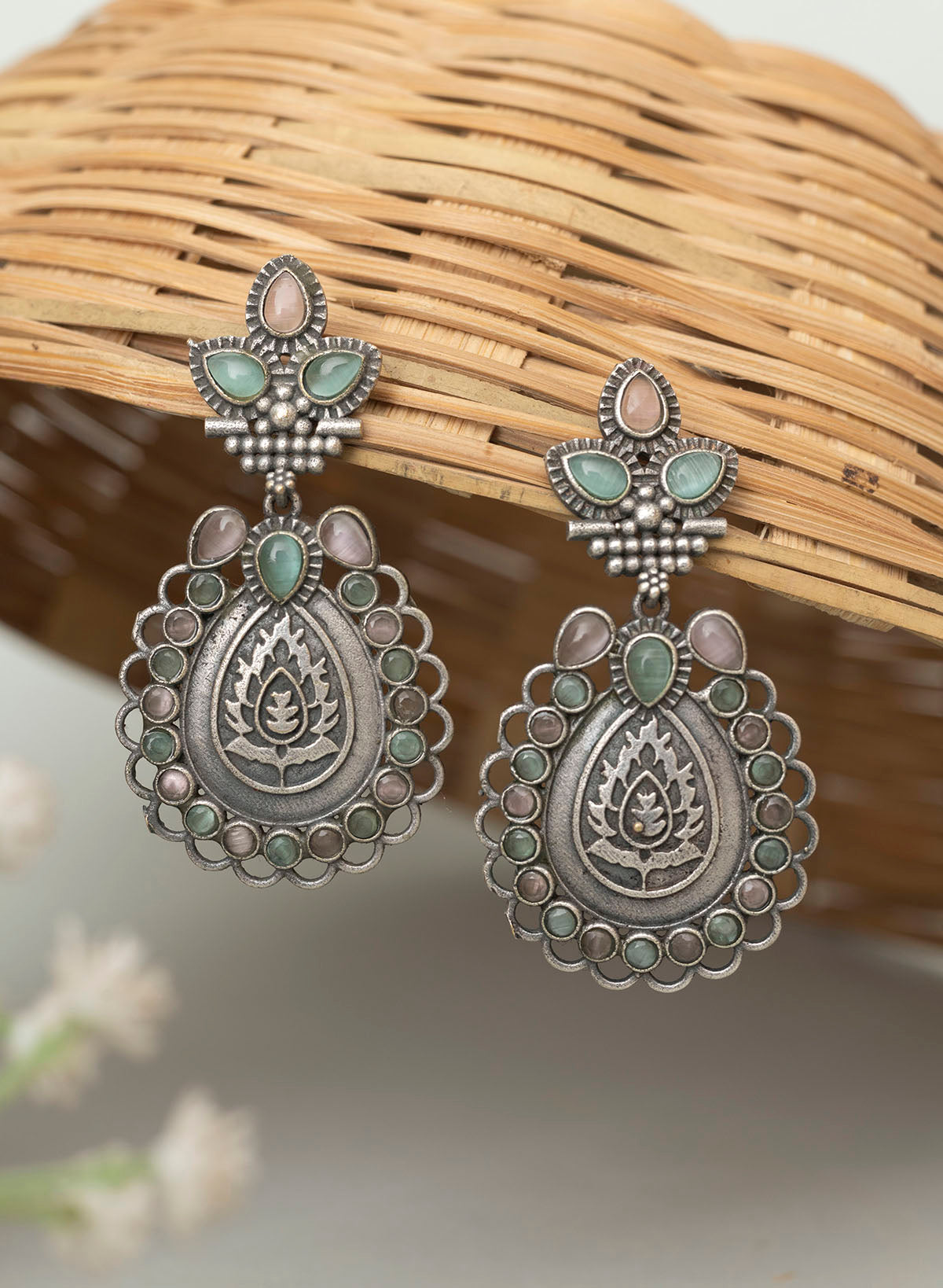 Astuti leaf earring