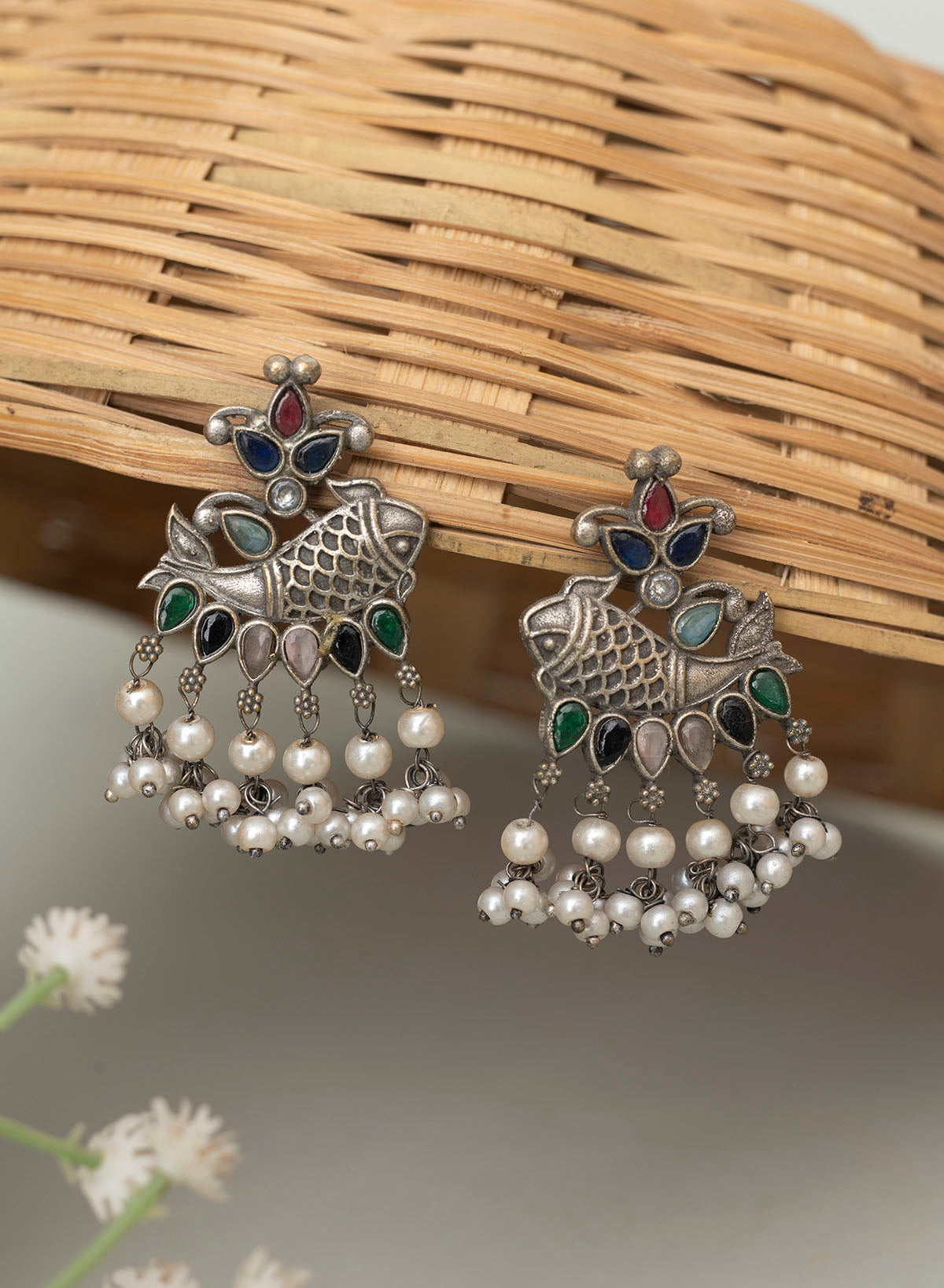 Hilsa pearl earring