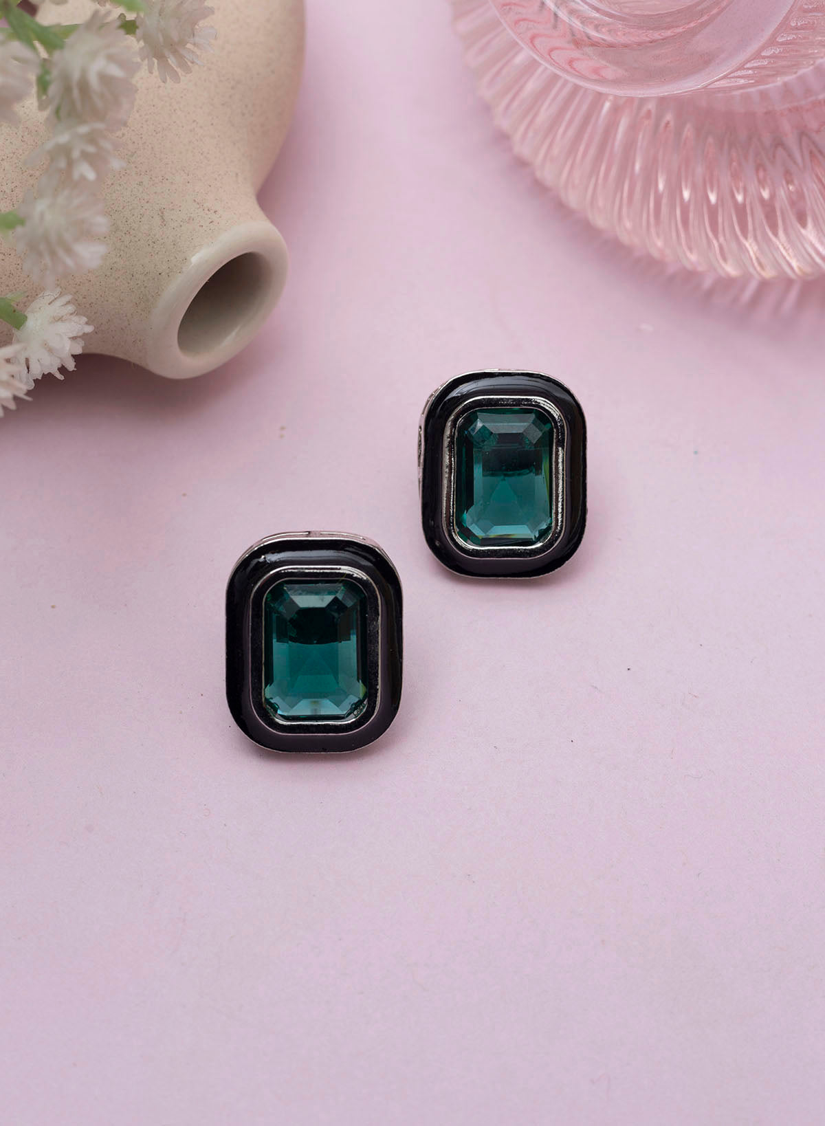 Neana Stud Earrings