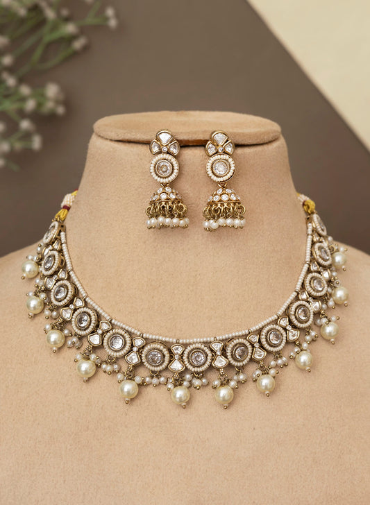 Bismi Elegant Pearl Necklace