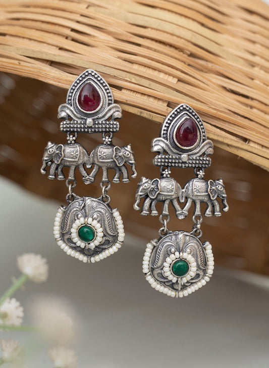 Dishi elephant earring