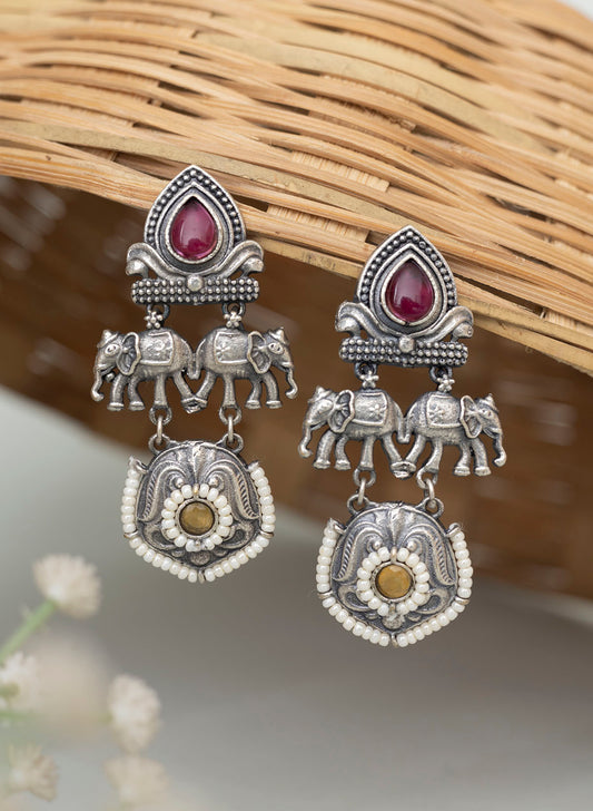 Dishi elephant earring