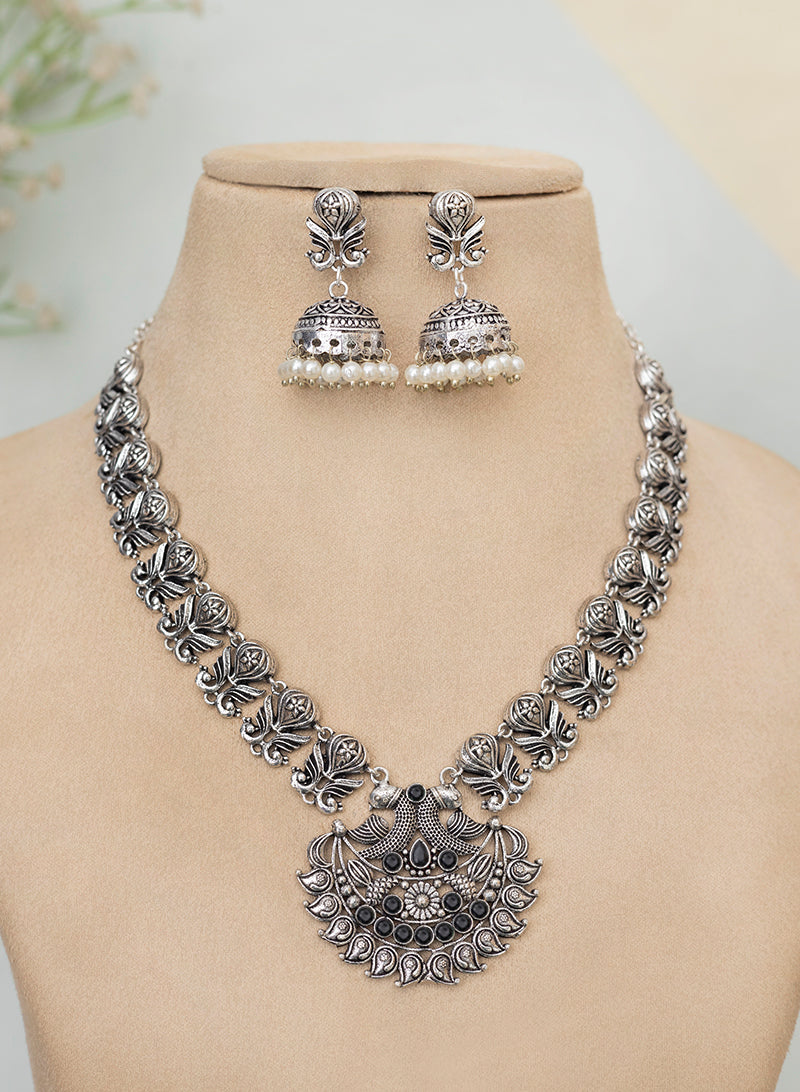 Mitra Necklace set