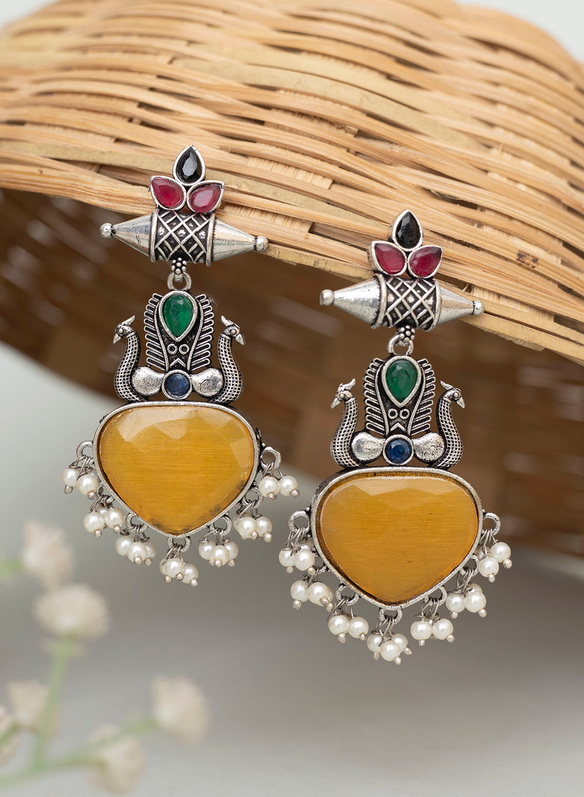 Avnika long earring