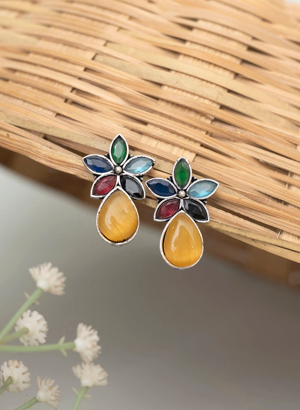 Lavya earring
