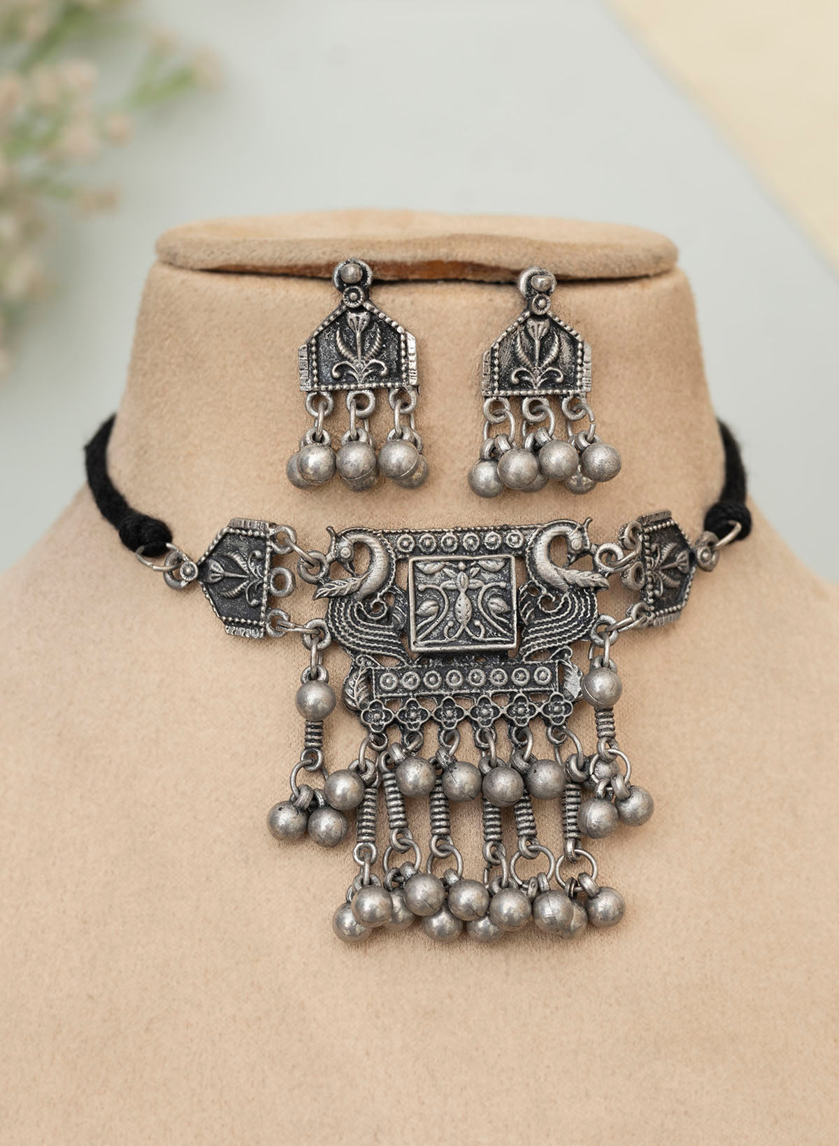 Trishaa Choker Set