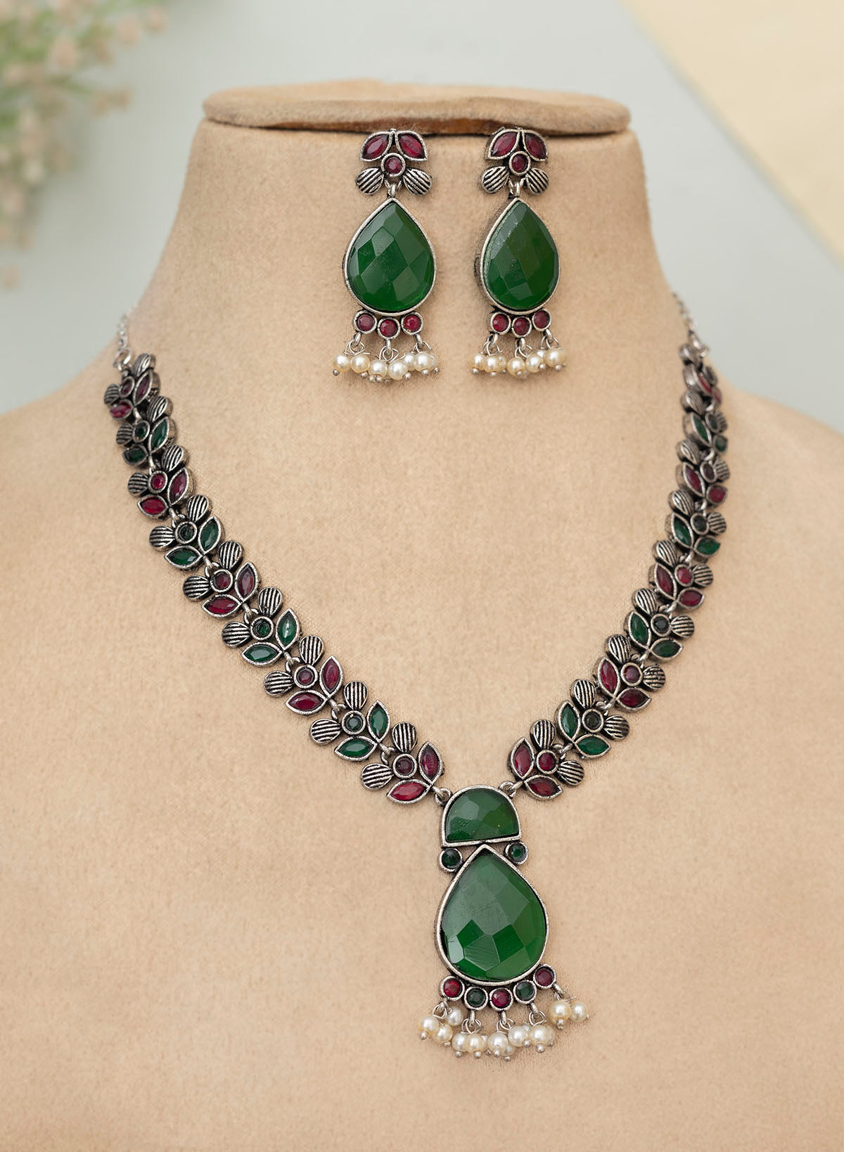 Jayantika Necklace Set