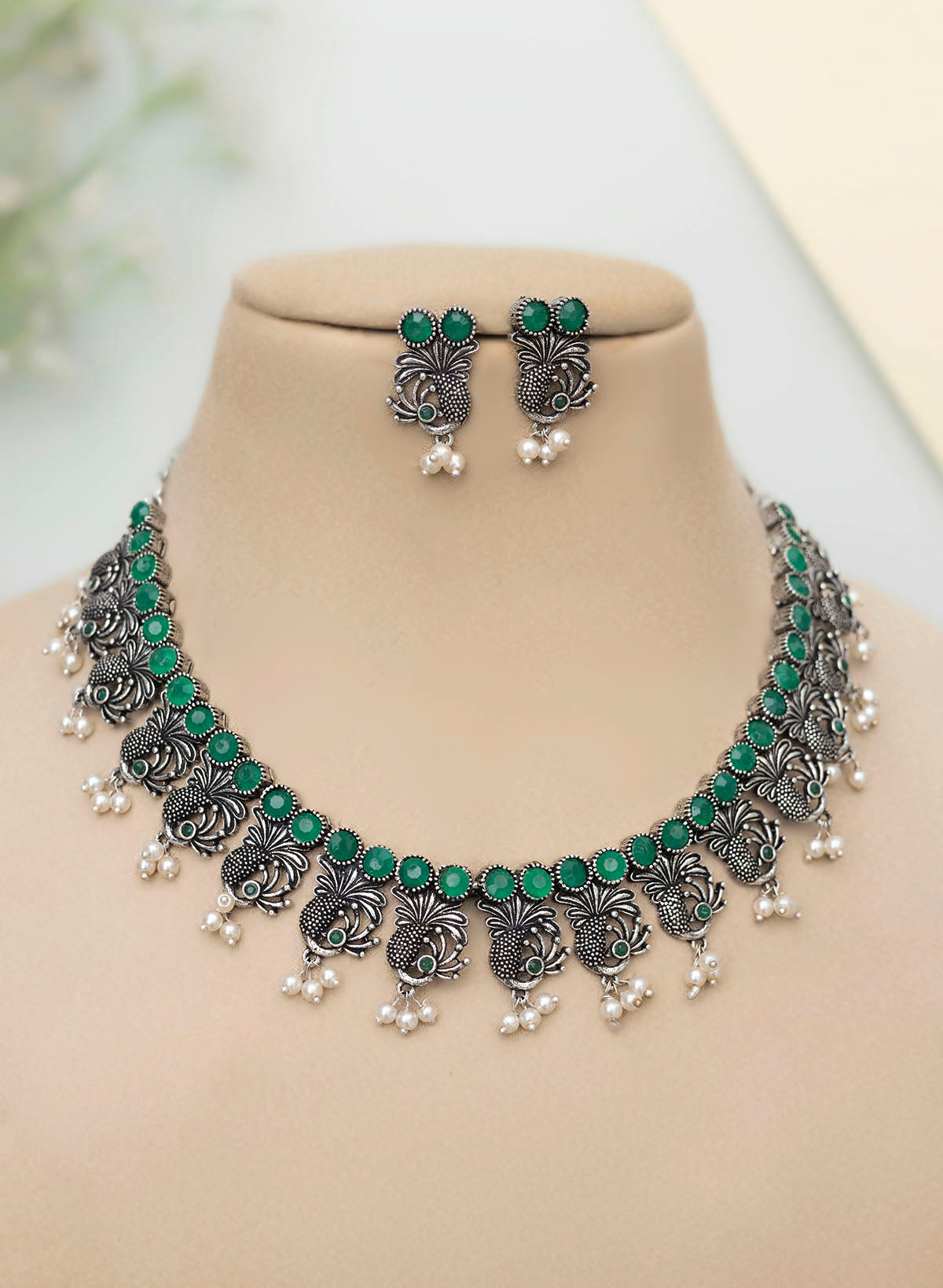 Tabu Necklace set