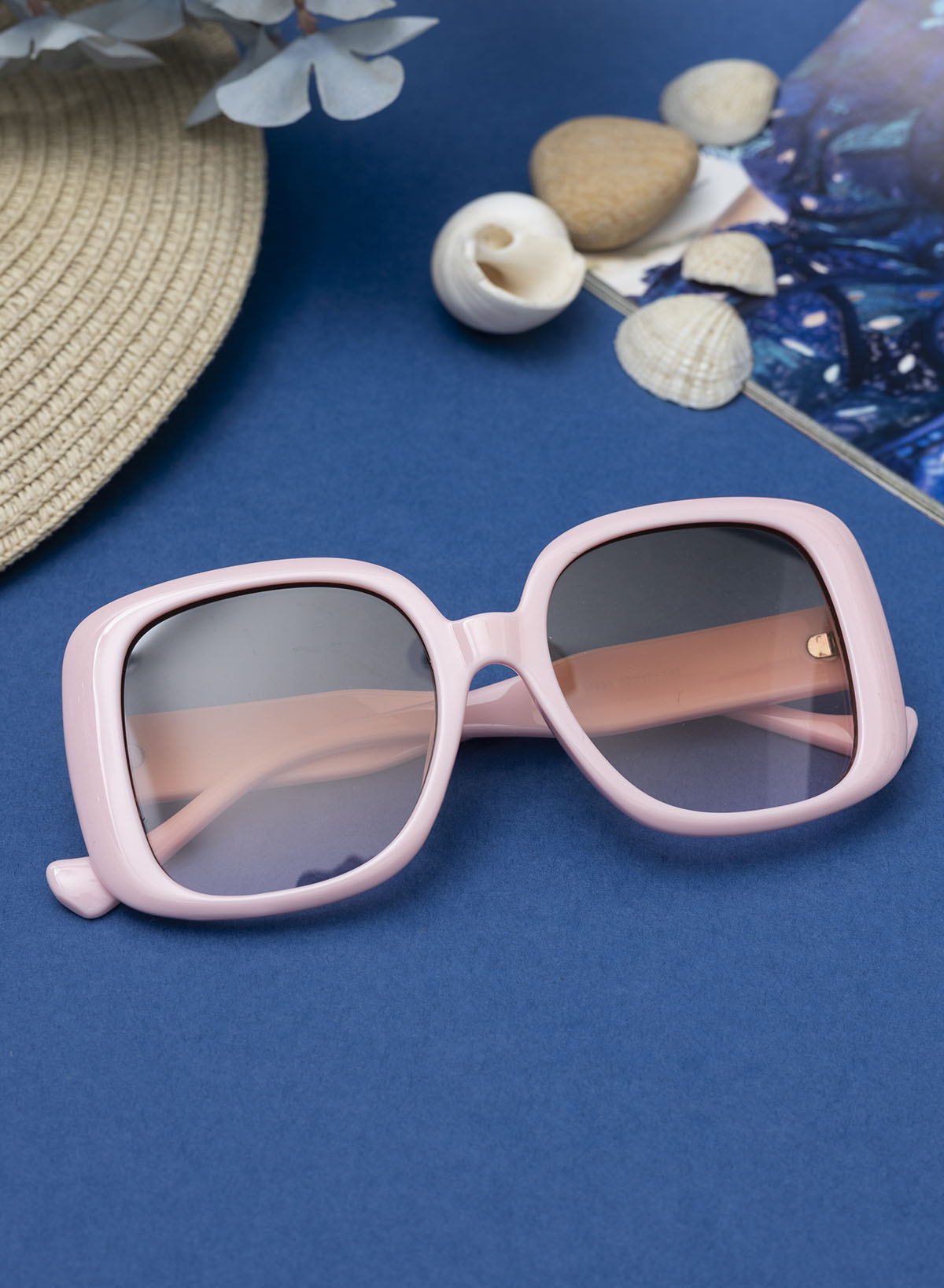 Oversized Retro Sunglass