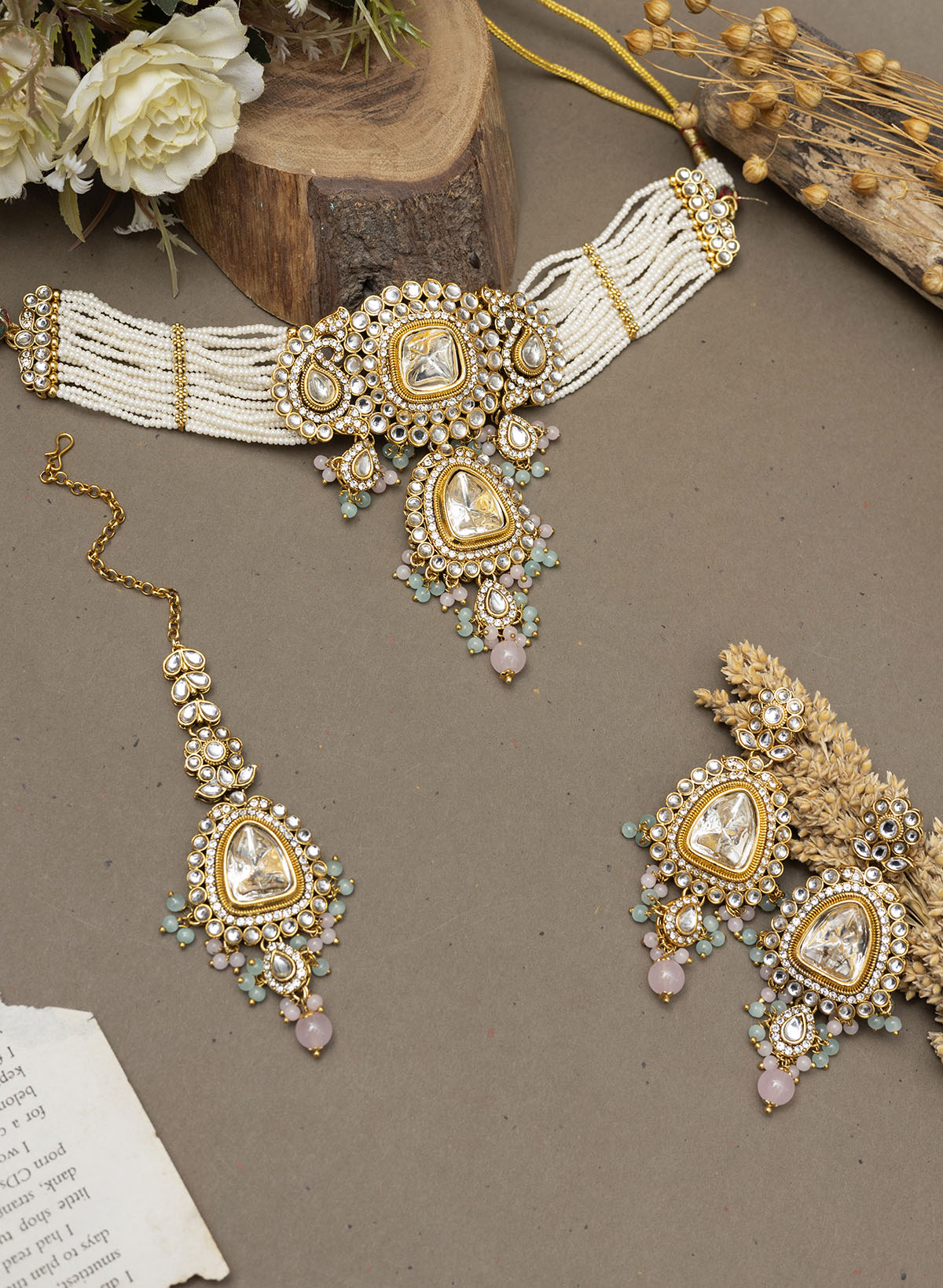 Praganya Necklace set with Maangtikka