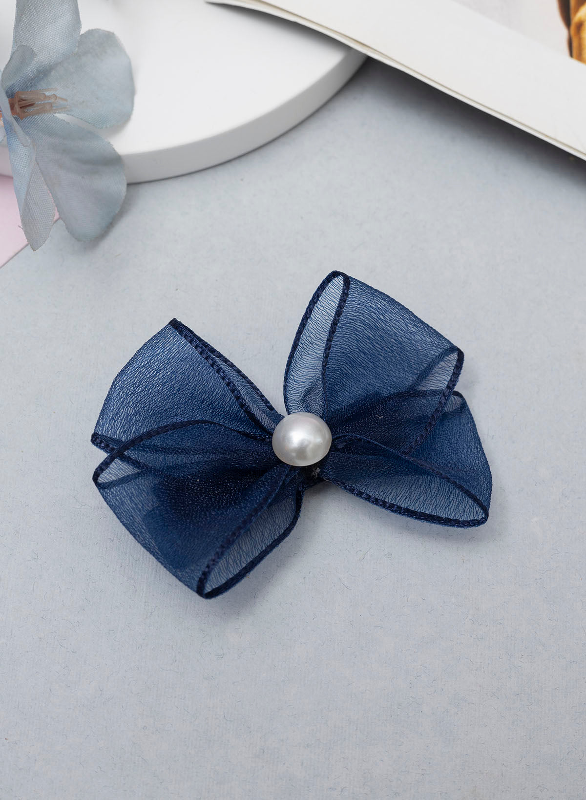 Everly bow