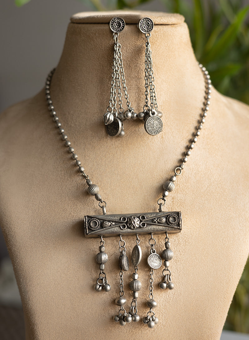 Ishanyaa necklace set