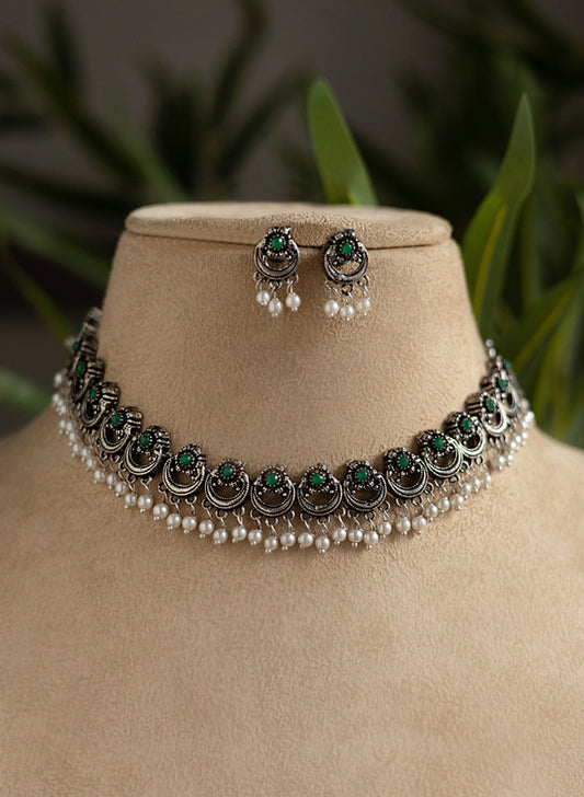 Deshna stone choker set