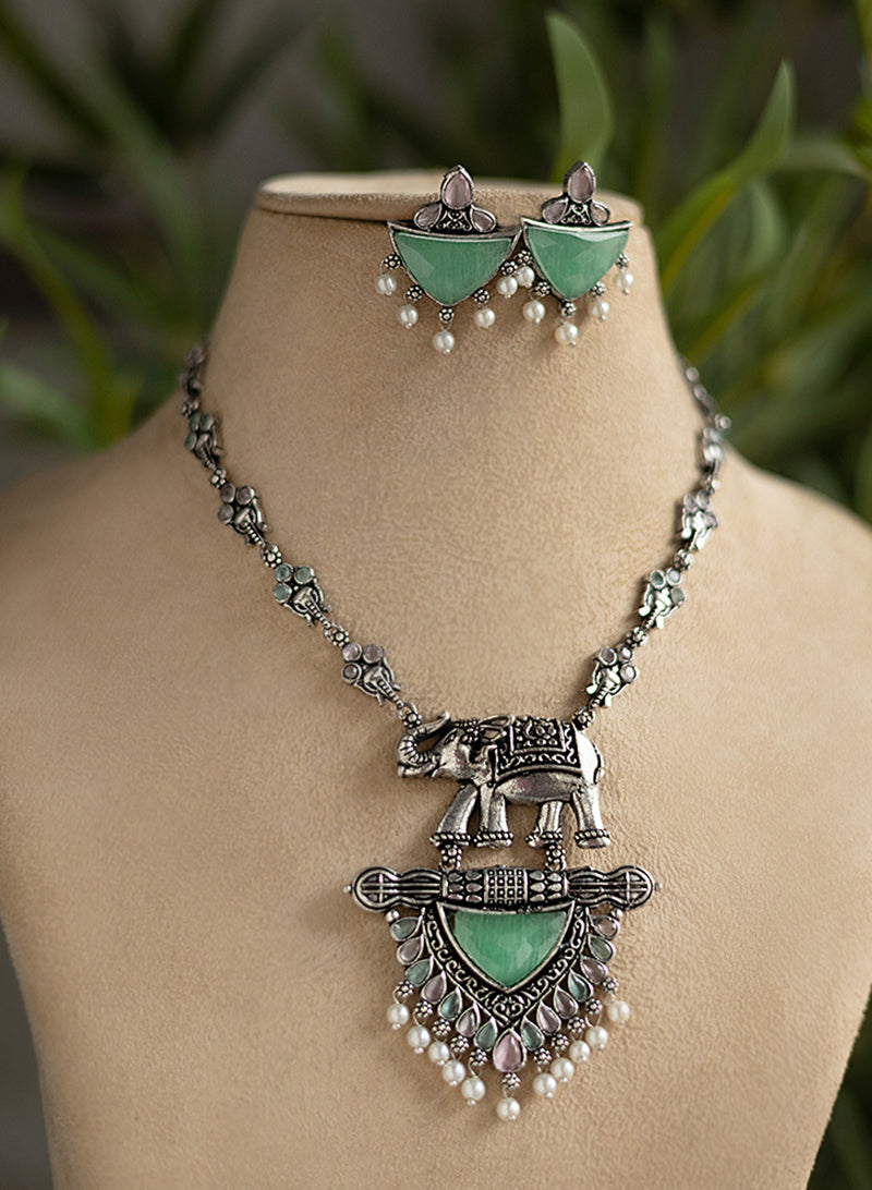 Dhruni Stone Necklace set