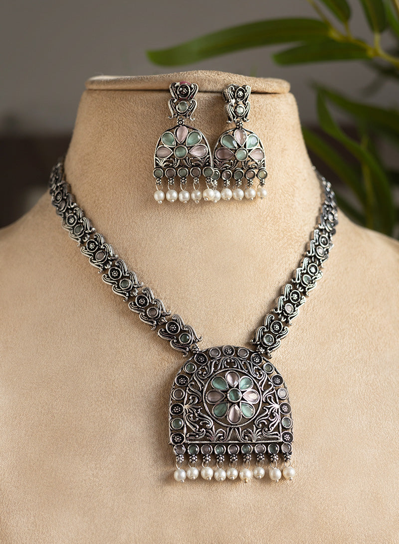 Doyel Necklace Set