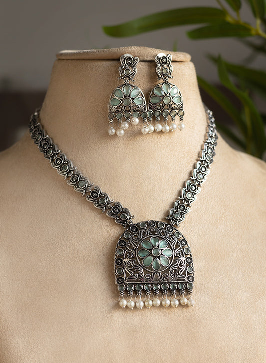 Doyel Necklace Set