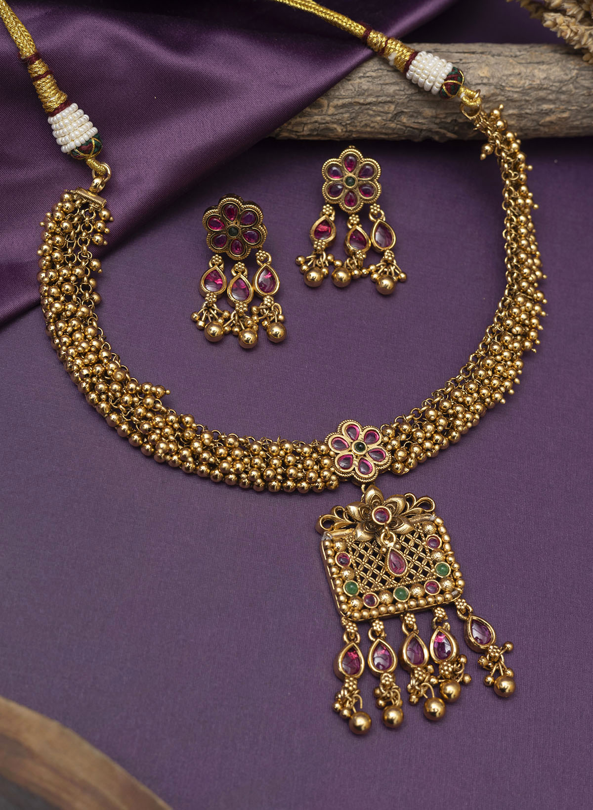 Medhina Necklace set
