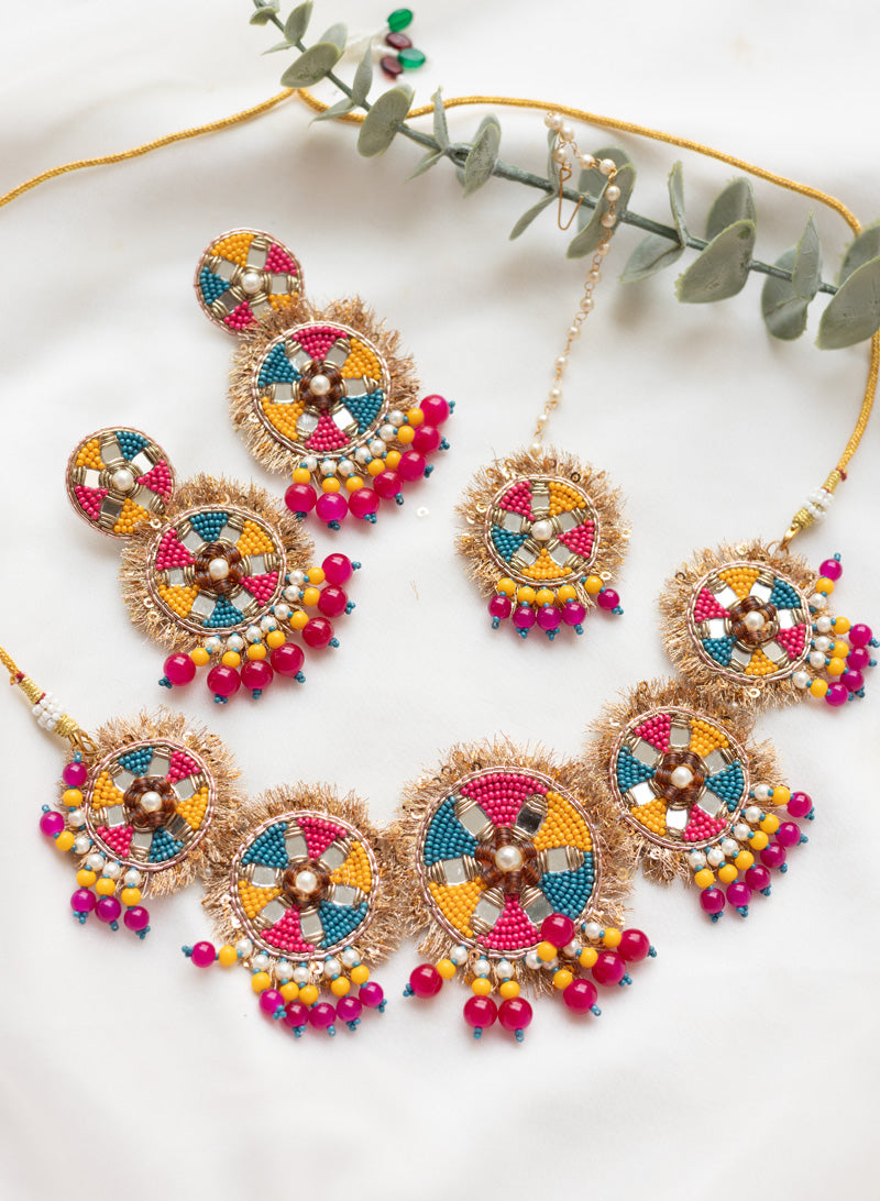 BHAVINI PINK HANDMADE NECKLACE WITH EARRING AND MANGTIKA