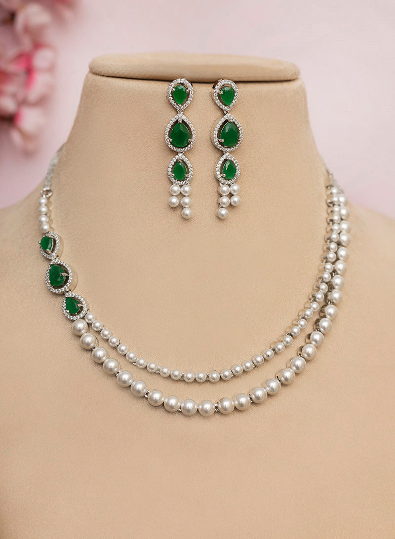 Fawn Pearl Necklace Set