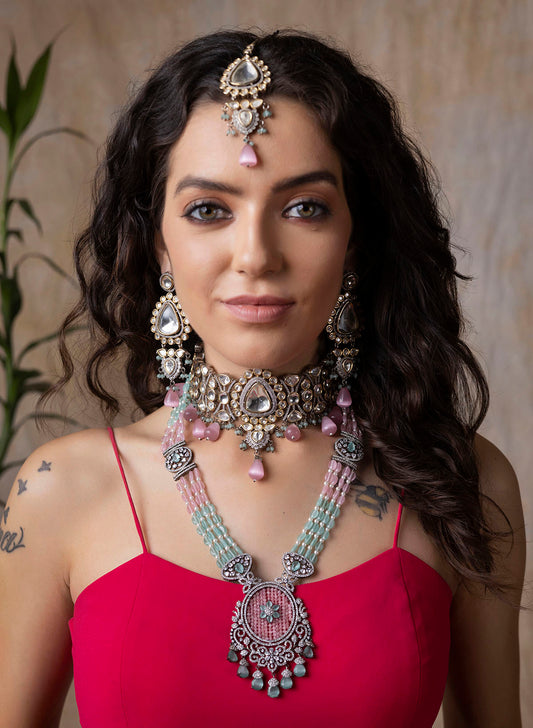 Shrutikirti Kundan Necklace Set with Mangteeka