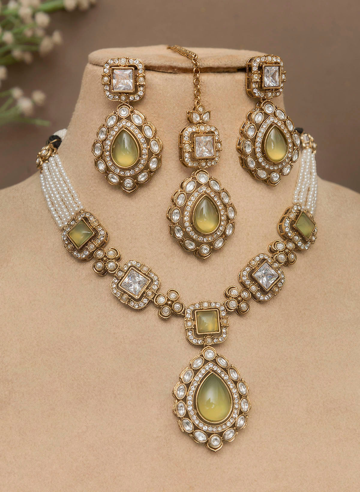 Jagreethi Necklace Set
