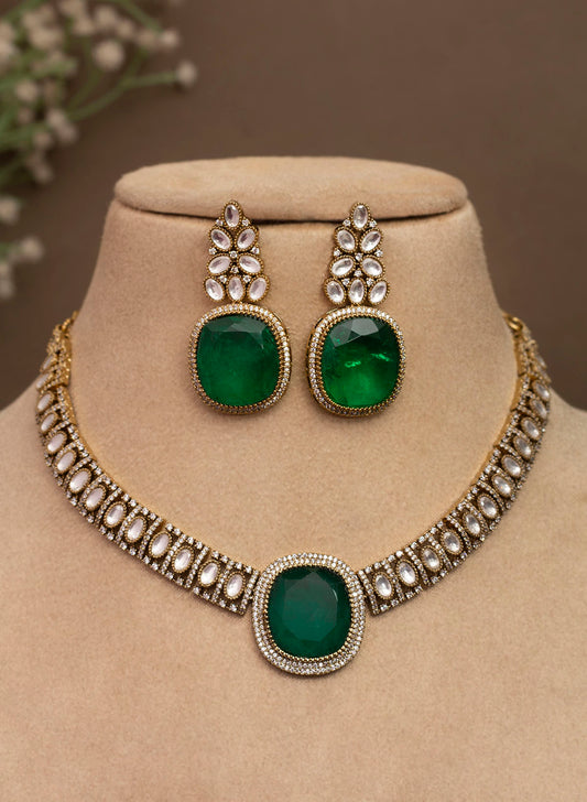 Viona Necklace Set
