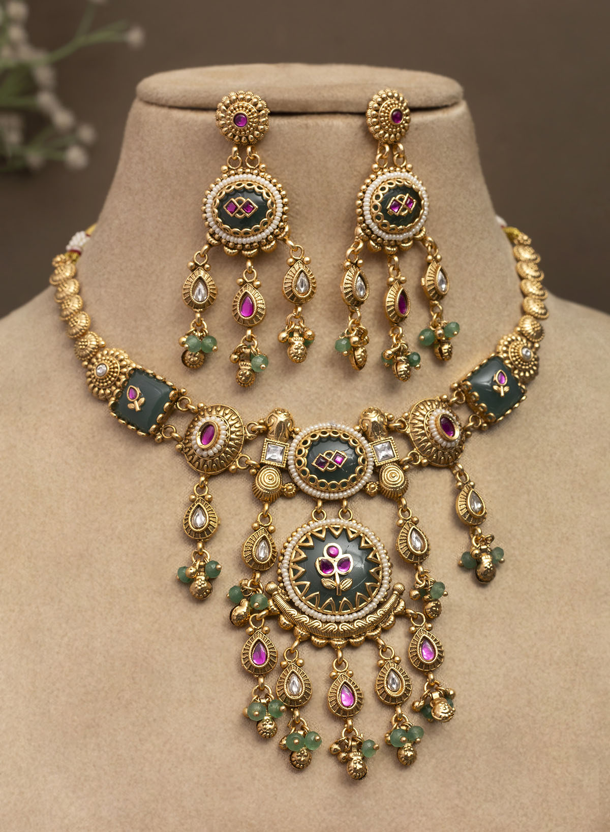 Madhika Necklace Set