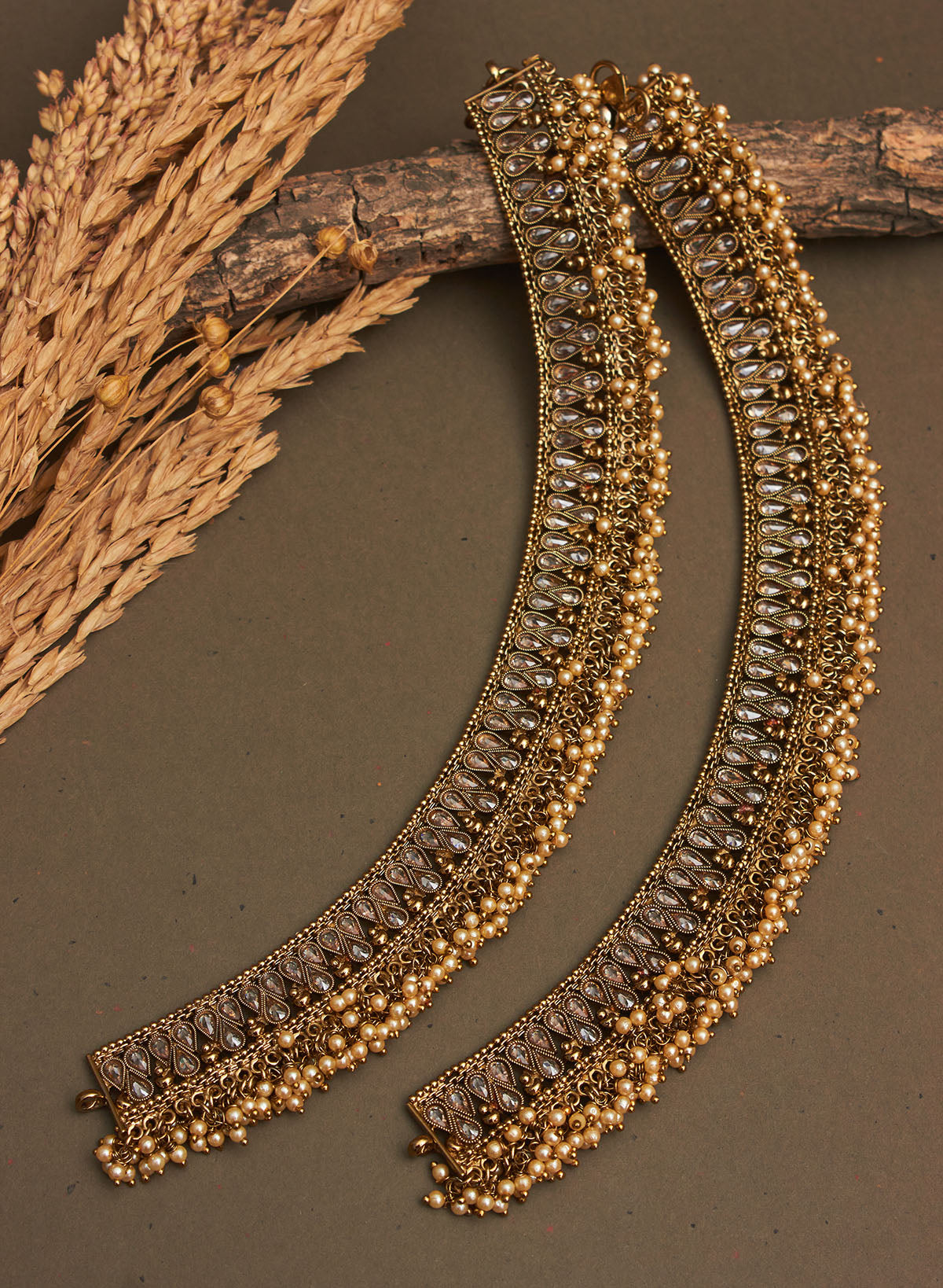 Atiya stone payal