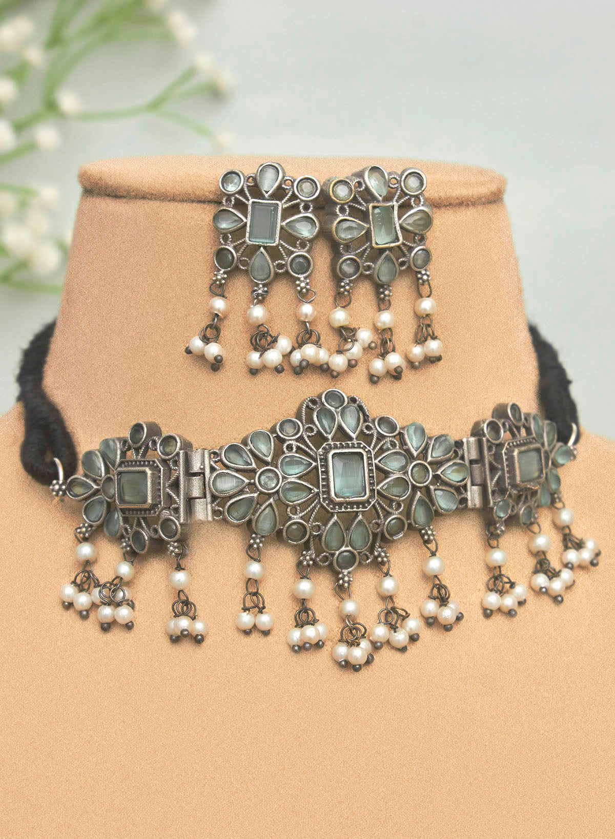 Chalsia Choker set