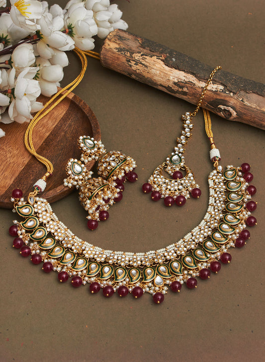 Enakshmi stone choker set with maangtika