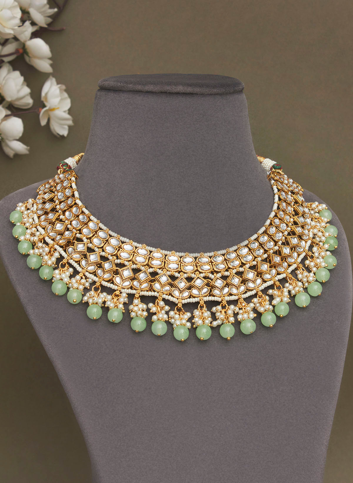 Samprita necklace set with maangtika