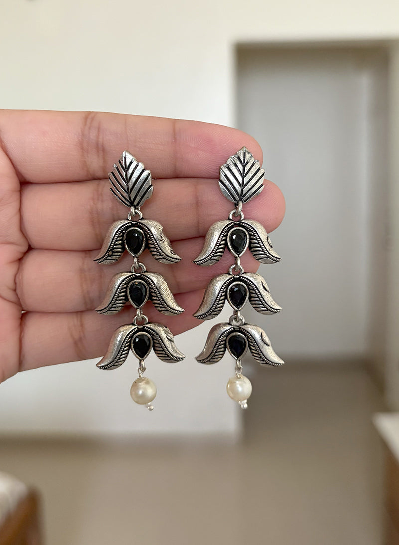 Koel earrings