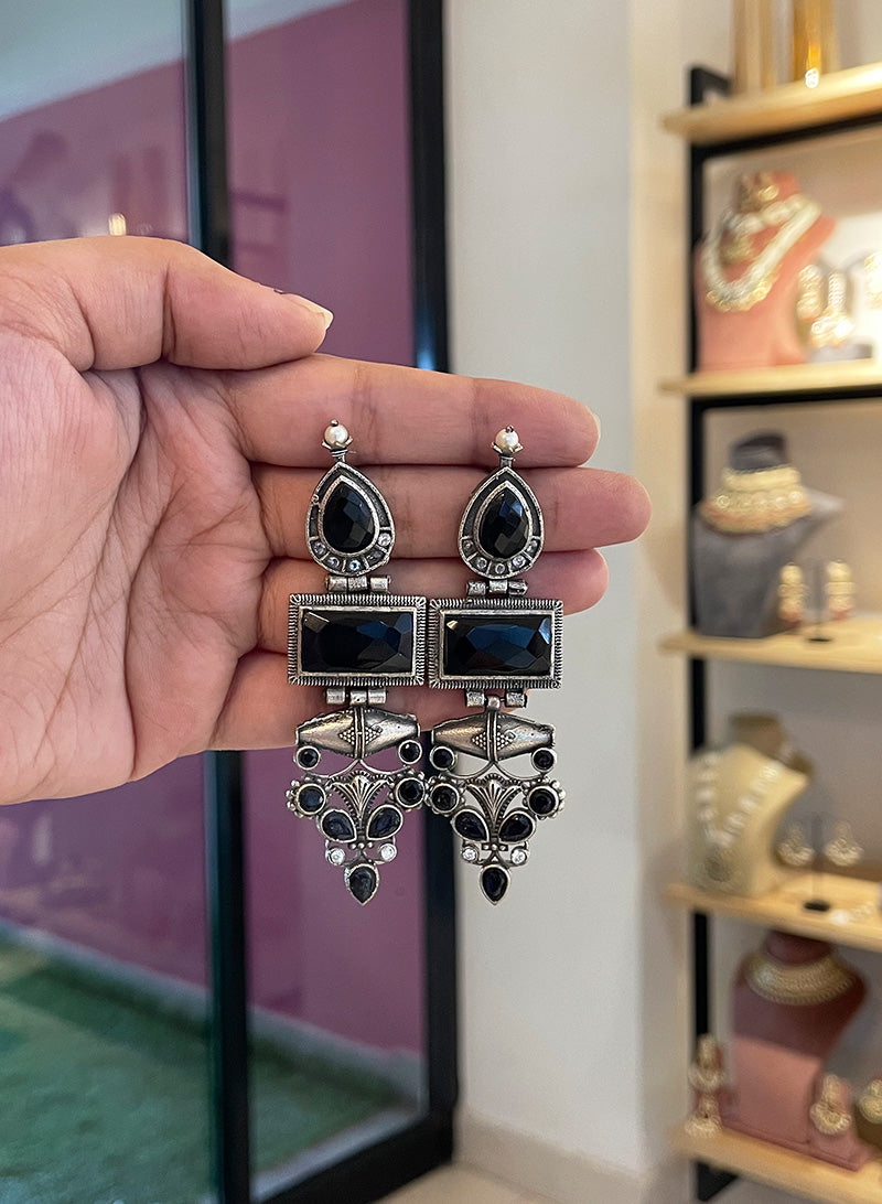 Tavishi Earring