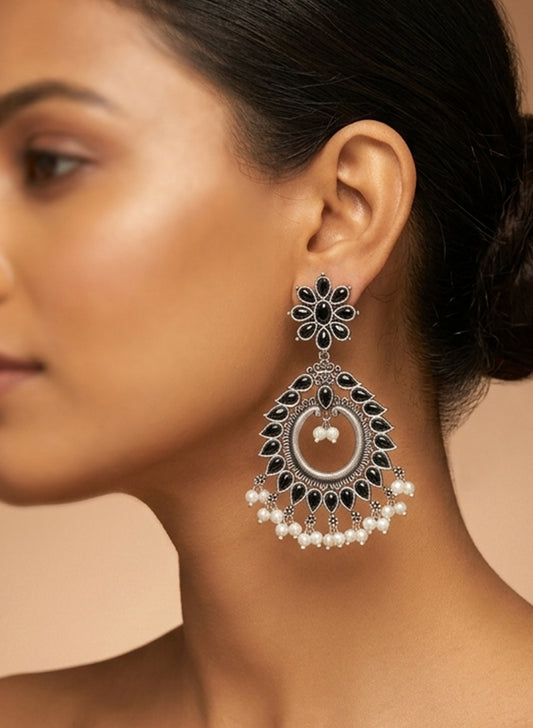 Reyvikaa Earring