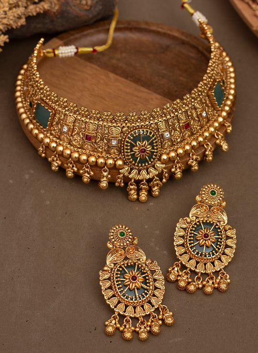 Amudhaa Necklace Set