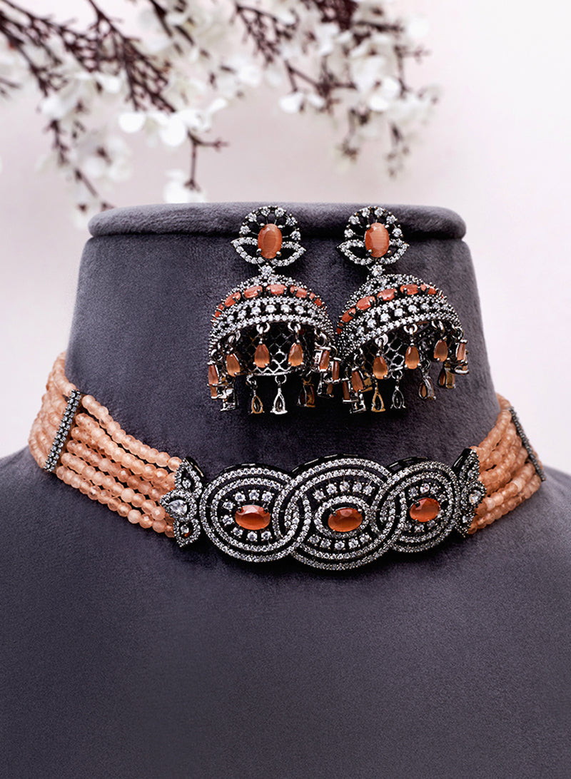 Lilian ad choker set