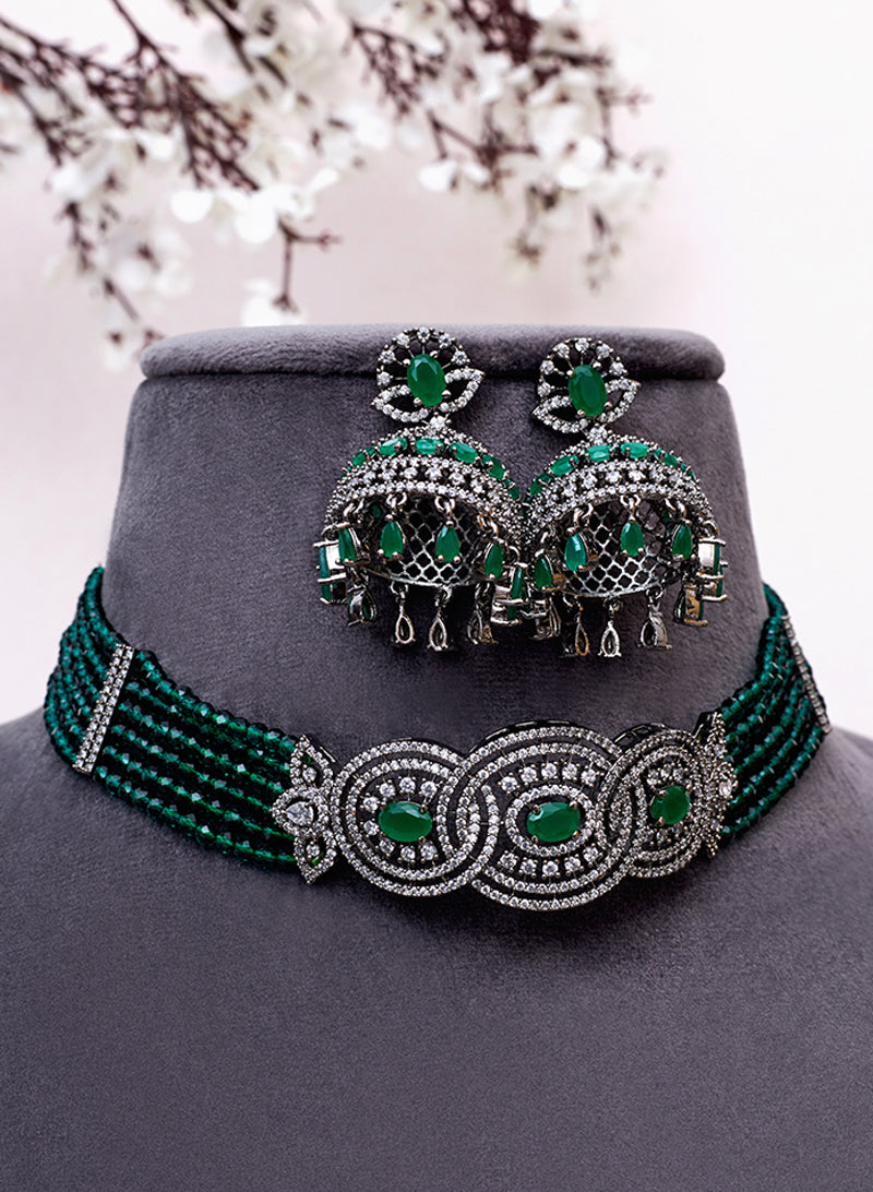Lilian ad choker set