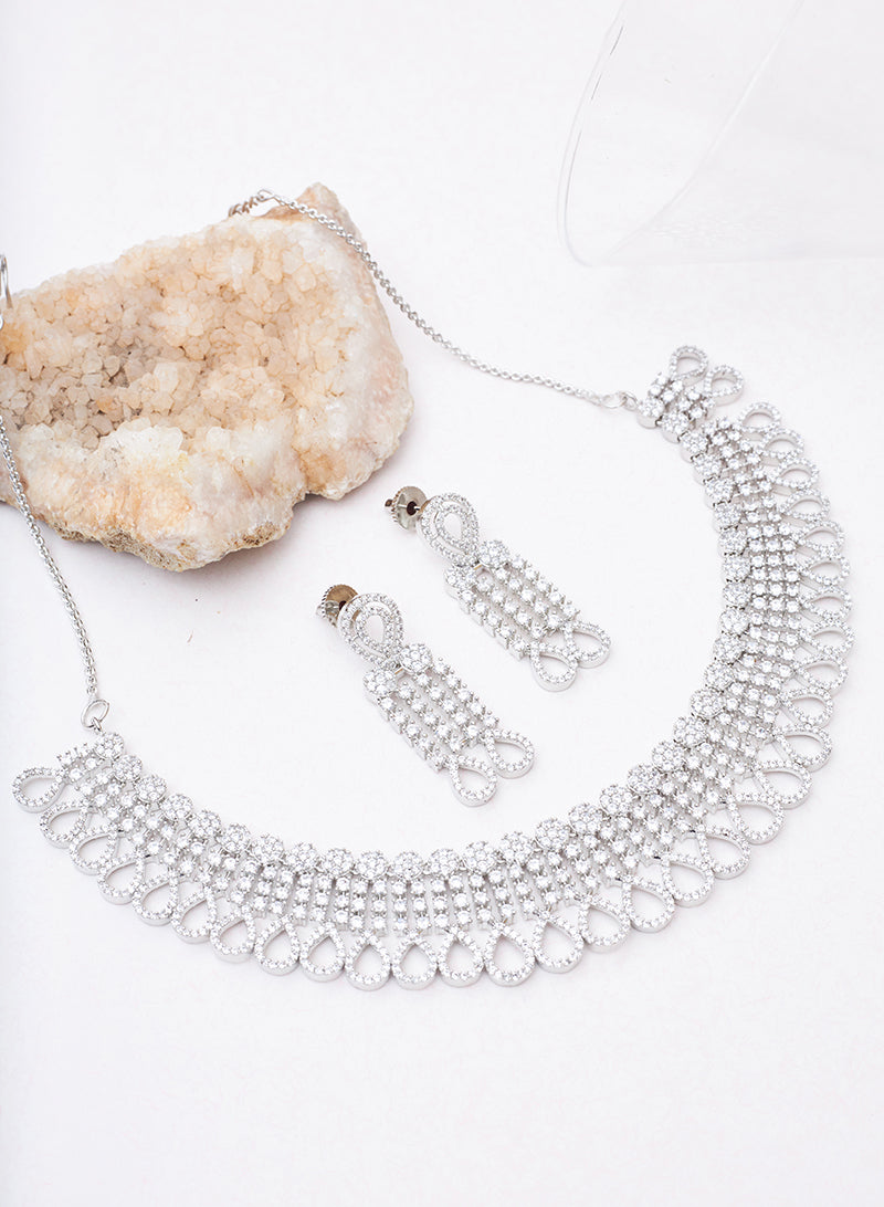 Dovie ad necklace set